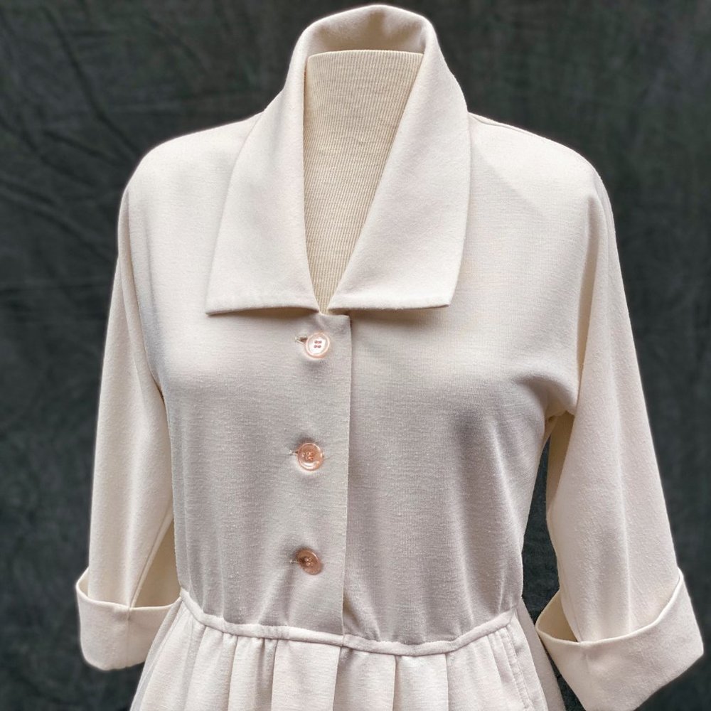 SOLD Vintage Casual Day Dress with Pockets - Picture 3 of 14